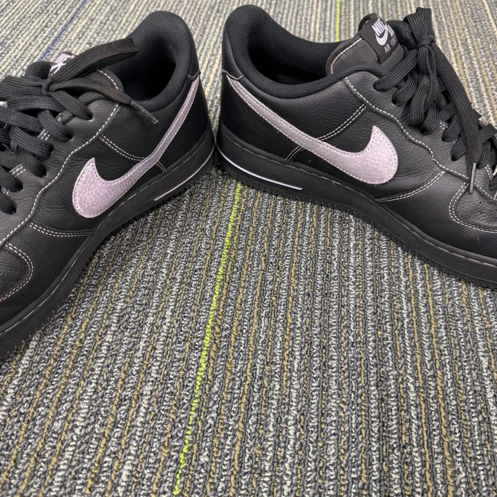 Nike Air Force 1 07 Low Mens Size 13 Black Lilac Excellent HQ2037-001 Sneakers